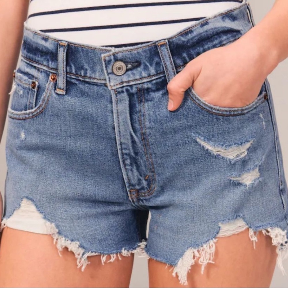 Abercrombie & Fitch Light Blue Distressed Jean Shorts The Mom Short Mid Rise NWT